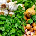 Como conservar alho, cebola e ervas por mais tempo